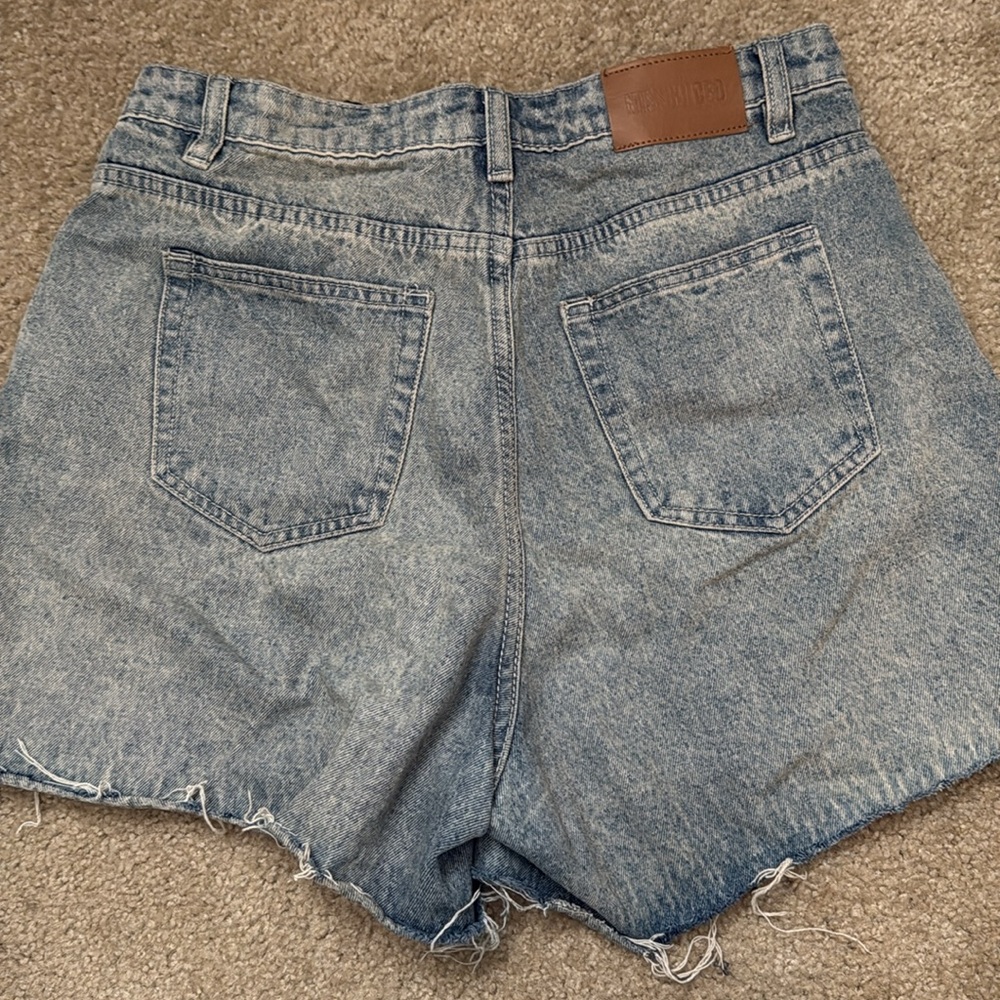 Missguided Shorts - Picture 3 of 3